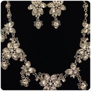 Vintage style earring